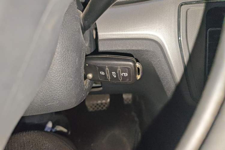 Used Volkswagen Lavida 2015 1.6L Automatic Fashion Edition