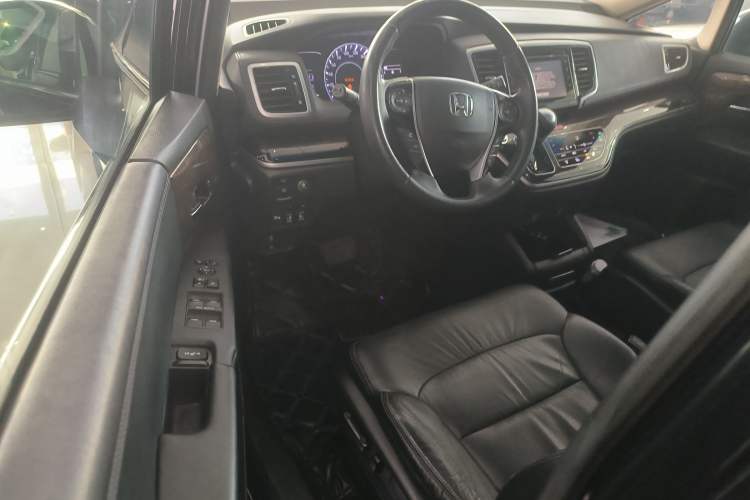 Used Honda Odyssey 2015 2.4L Supreme Edition
