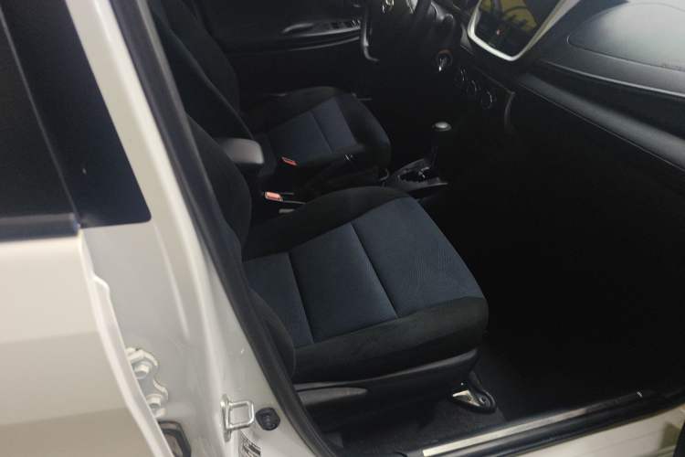 Used Toyota YARiS L 2019 1.5E CVT Dynamic Edition China VI compliant
