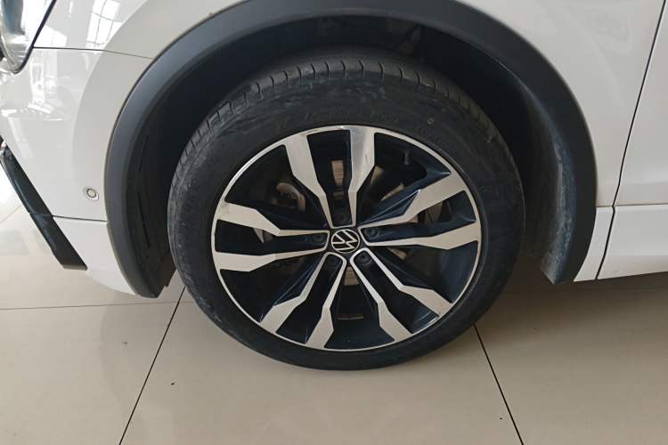 Used Volkswagen Tiguan L 2021 330TSI Automatic Two-Wheel Drive R-Line Enhanced Edition