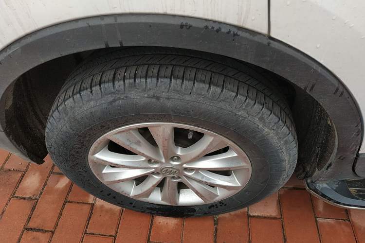 Used Buick Envision 2014 28T Four-Wheel Drive Elite Model
