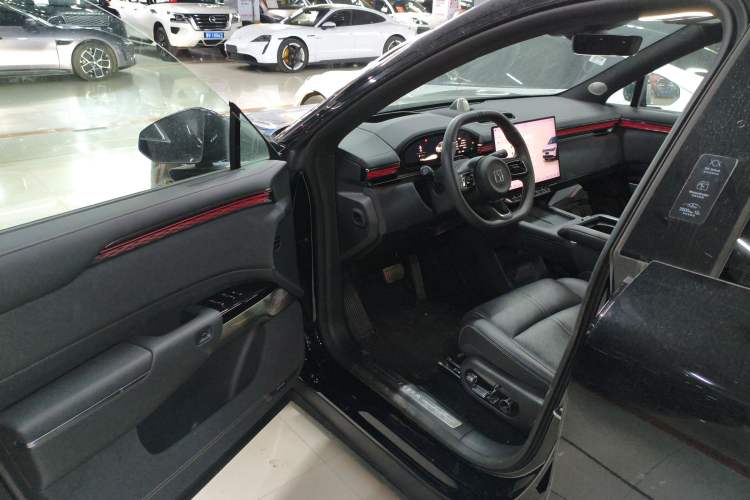 Used Zeekr 7X 2025 100 kWh Long-Range Rear-Wheel Drive with Intelligent Driving Features