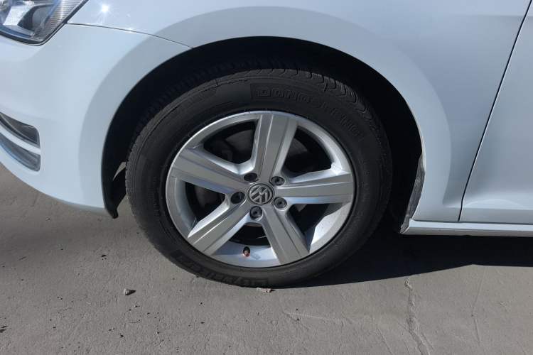 Used Volkswagen Golf 2017 1.6L Automatic Comfort Million-Vehicle Anniversary Edition
