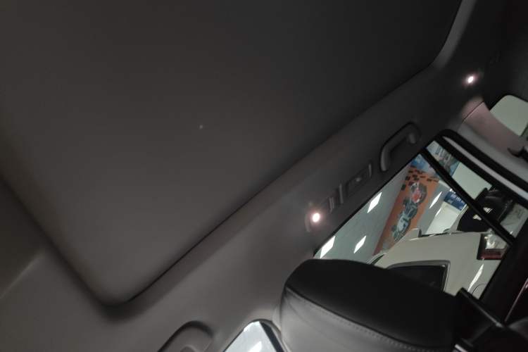 Used GAC Trumpchi GS8 2017 320T Two-Wheel Drive Luxury Smart Connectivity Version (7 Seats)