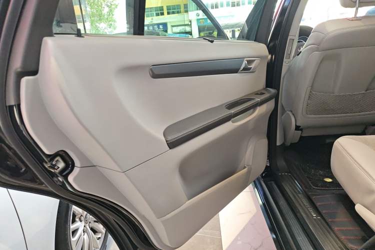 Used Mercedes-Benz R-Class 2014 R 320 4MATIC Business Model