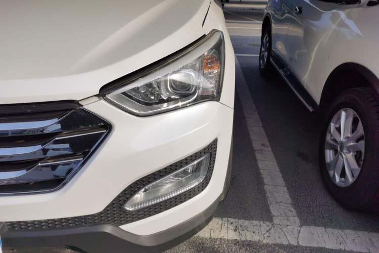 Used Hyundai Santa Fe 2013 2.4L Automatic 2WD Comfort Edition
