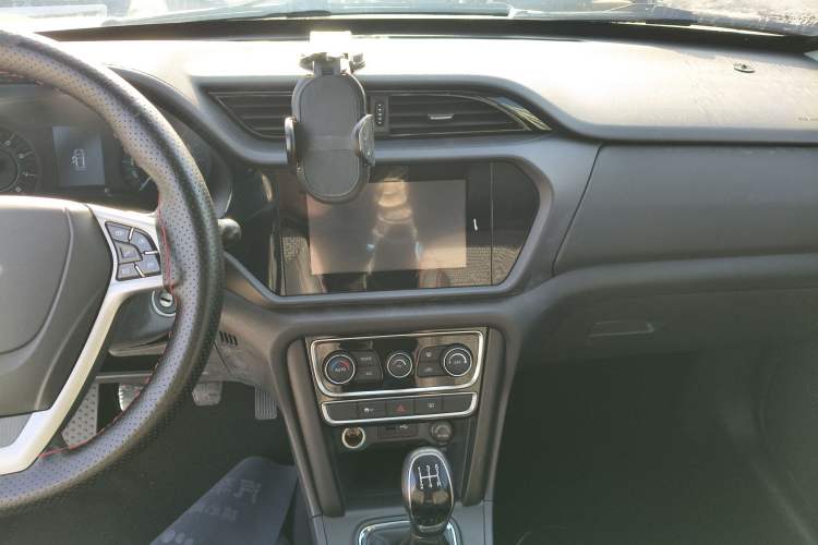 Used Chery Tiggo 3 2016 1.6L Manual ZhiShang Edition