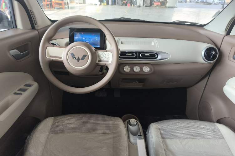 Used Wuling Hongguang MINIEV 2025 Four-Door Version Advanced Edition
