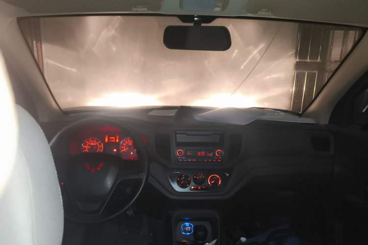 Used Wuling Hongguang V 2022 1.5L Jingqu Edition Electric-Assist LAR
