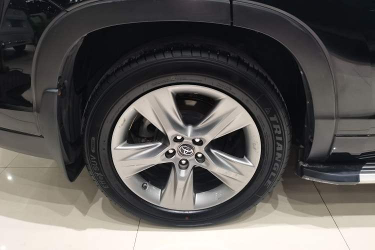 Used Toyota Highlander 2018 2.0T Four-Wheel Drive Prestige Version 7 Seats China V Emission Standard
