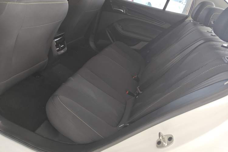 Used Roewe i5 2021 1.5L Manual Platinum Edition
