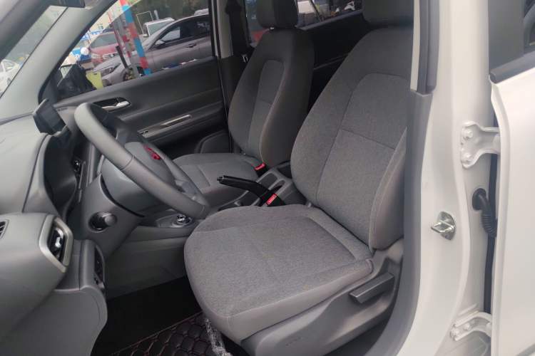Used Wuling Hongguang New Energy 2025 Extended-Range Hybrid 50KM Comfort Version
