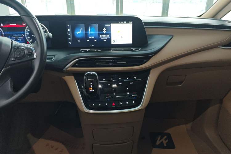 Used Buick GL8 2020 ES Land Cruiser 653T Luxury Model
