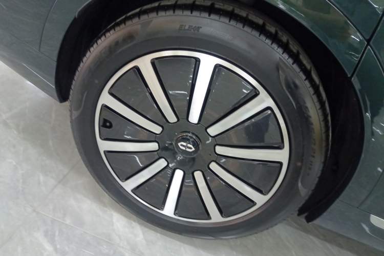 Used Hima AITO M9 2024 Range-Extended Ultra Version 42 kWh 6-Seater Model