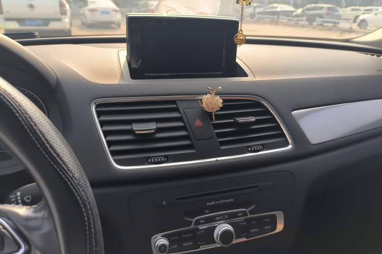 Used Audi Q3 2015 30 TFSI Comfort Model