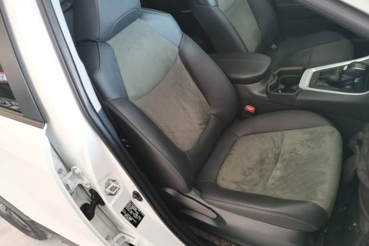 Used Toyota RAV4 2022 2.0L CVT 4x4 Style Plus Edition
