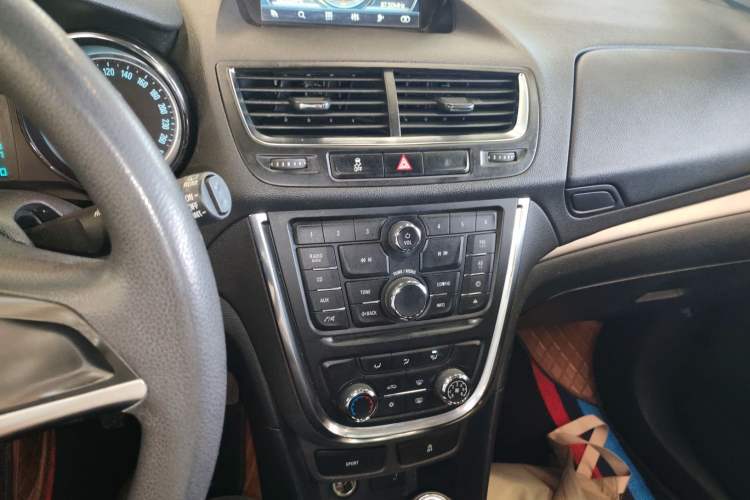 Used Buick Encore 2015 1.4T Automatic Two-Wheel Drive Urban Elite Version
