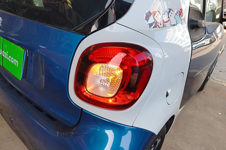 Used  fortwo 2019 0.9T 66kW Hardtop Wind Power Edition China VI
