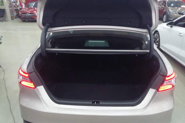 Used Toyota Camry 2019 Revised Version 2.0G Luxury Edition