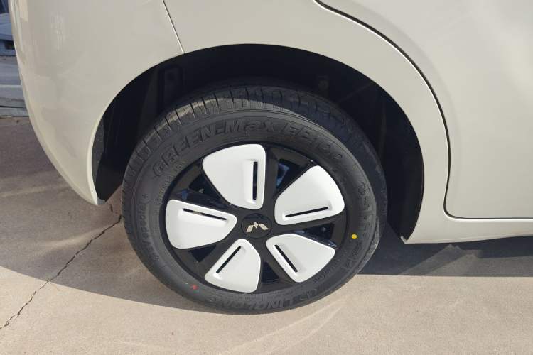 Used Wuling Hongguang MINIEV 2025 Four-Door Version Advanced Edition
