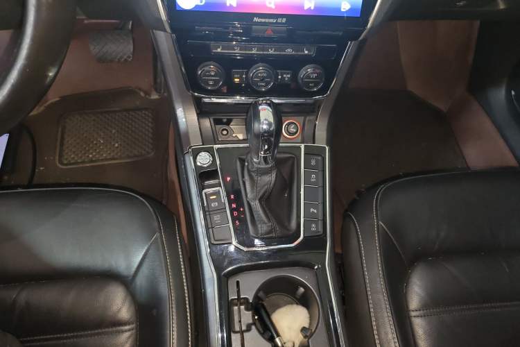 Used Volkswagen Passat 2017 330TSI DSG Luxury Edition
