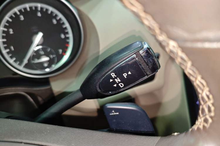 Used Mercedes-Benz R-Class 2015 R 320 4MATIC Luxury Model
