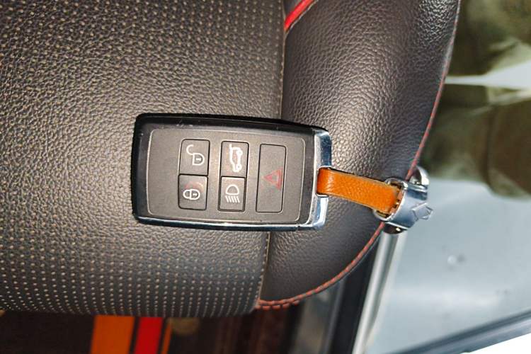 Used Land Rover Discovery Sport 2020 249 PS R-Dynamic Performance Edition
