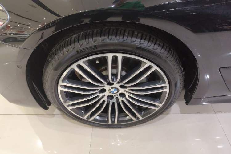 Used BMW 5 Series 2018 Restyled 530Li Leading Edition M Sport Package