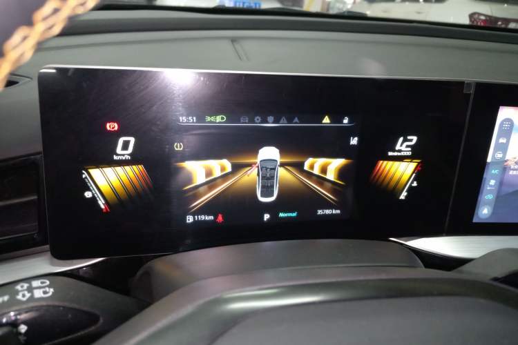 Used MG 5 Scorpio 2022 1.5T Trophy Sport Luxurious Edition