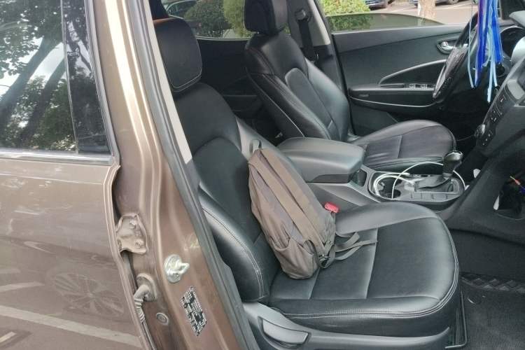 Used Hyundai Santa Fe 2013 2.4L Automatic 4x4 Comfort Edition
