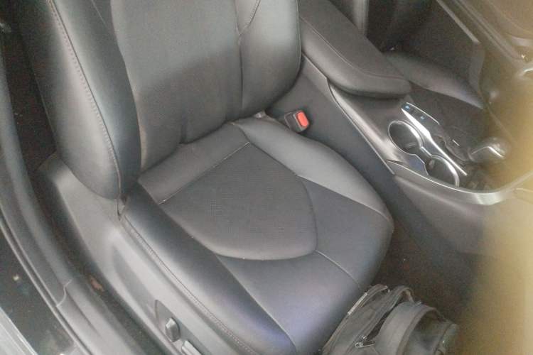 Used Toyota Camry 2021 2.0G Luxury Edition
