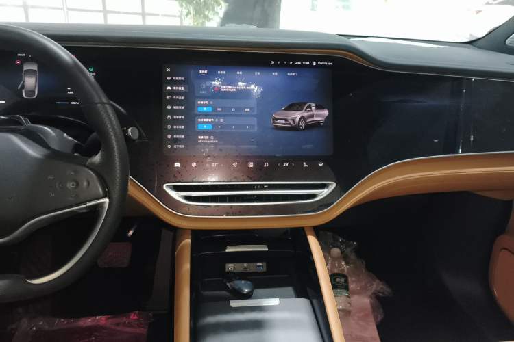 Used  R7 2022 Long-Range Advanced Edition