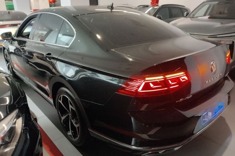 Used Volkswagen Magotan 2025 Zhongxiang Version 330TSI DSG Luxury Edition
