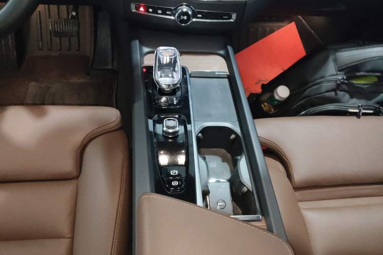 Used Volvo XC60 2023 B5 4x4 Smart Luxury Edition
