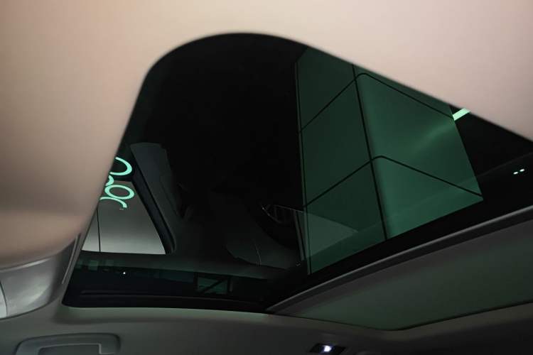 Used Volkswagen Passat 2020 Revised Version 330TSI Luxury Edition China VI Standard
