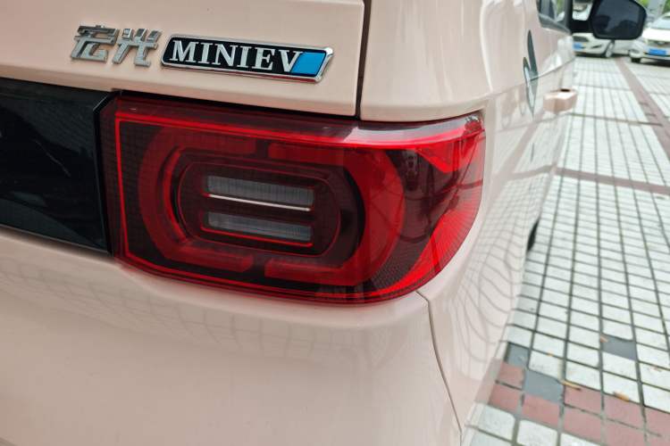 Used Wuling Hongguang MINIEV 2021 Macaron Fashion Edition Lithium-Ion Battery