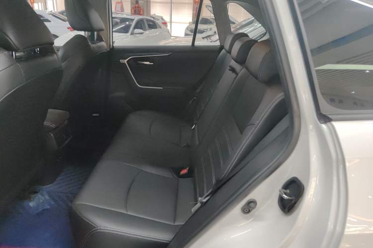 Used Toyota Wildlander 2021 2.0L CVT 4x4 Luxury Edition
