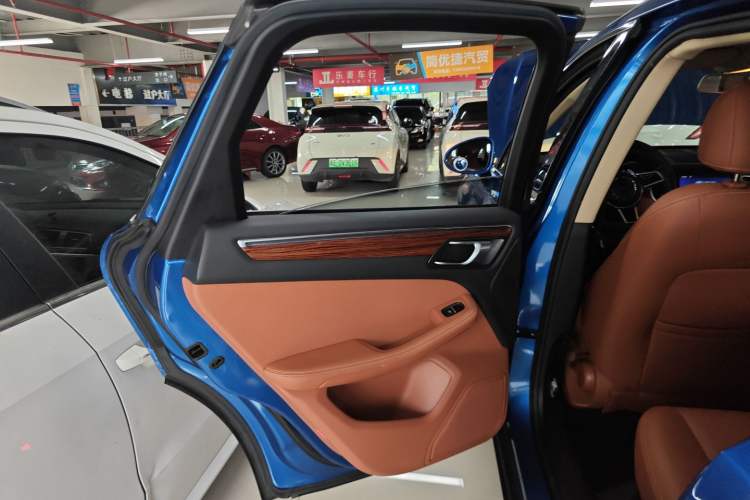 Used Zotye SR9 2017 2.0T Automatic Ultimate Road Edition
