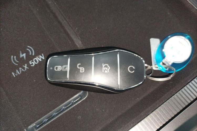 Used BYD Song L DM-i 2025 Intelligent Driving Version 112 km Beyond-Range Type
