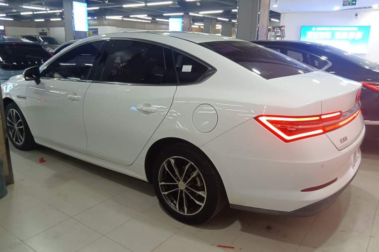 Used BYD Qin Pro 2019 Super Edition 1.5TI Automatic Smart Connect Flagship Model China V Standard
