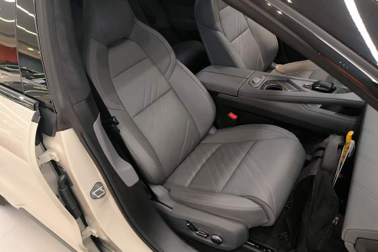 Used Zeekr 001 2025 YOU Edition 100 kWh All-Wheel Drive
