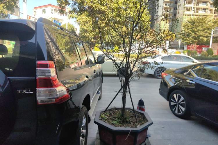 Used Toyota Prado 2014 2.7L Automatic Standard Edition
