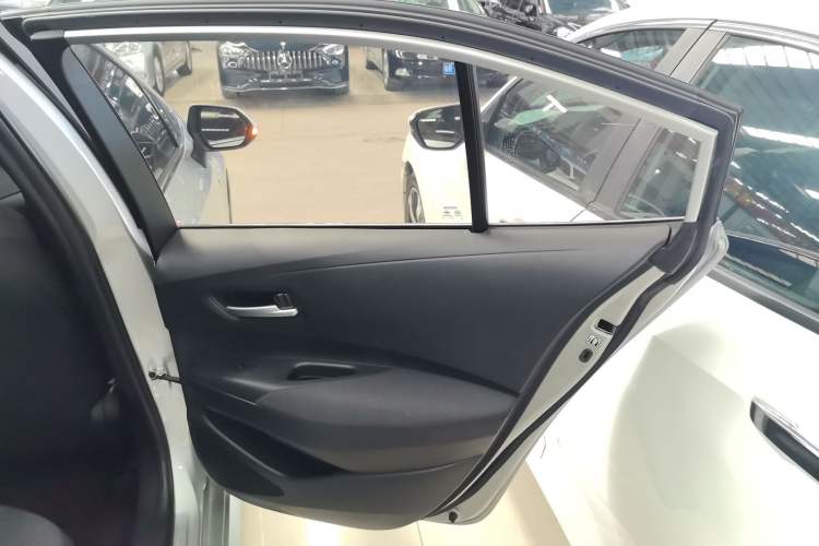 Used Toyota Levin 2019 Dual-Engine 1.8H E-CVT Luxury Edition China VI Standard
