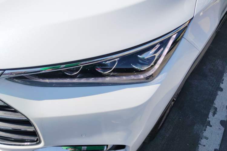 Used BYD Tang 2019 2.0T Automatic SmartConnect Luxury Version 5 Seats China VI Standard