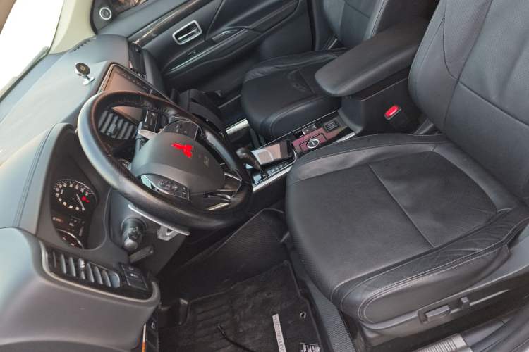 Used Mitsubishi Outlander 2018 2.4L 4x4 Elite Edition 5 Seats