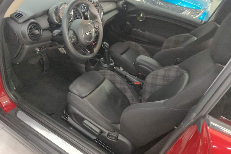 Used  MINI 2016 1.5T COOPER
