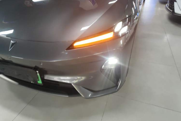 Used  L07 2024 230Max Qiankun Intelligent Driving ADS SE Range-Extended Version