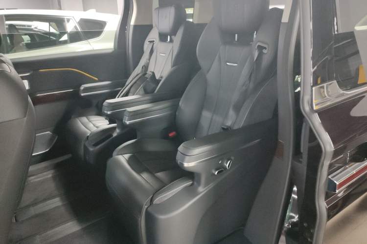Used Hongqi HQ9 2023 2.0T Smart Connect Flagship Edition
