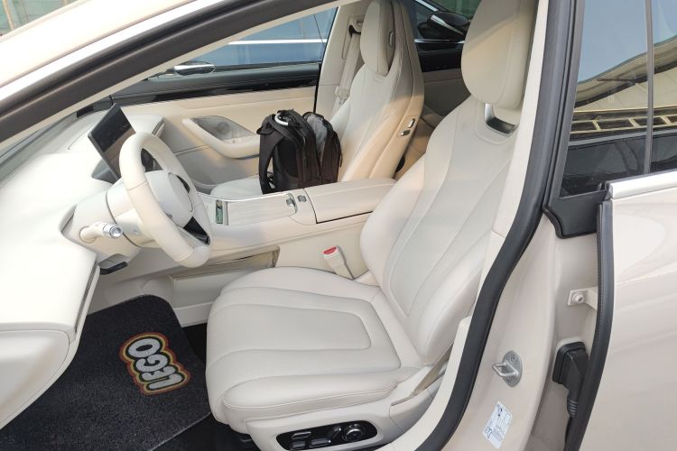 Used Hima Luxeed S7 2025 855 km Max
