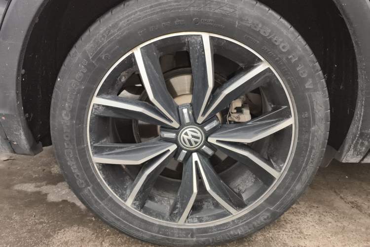 Used Volkswagen Tiguan L 2020 330TSI Automatic Two-Wheel Drive Smart Luxury Edition China VI Standard
